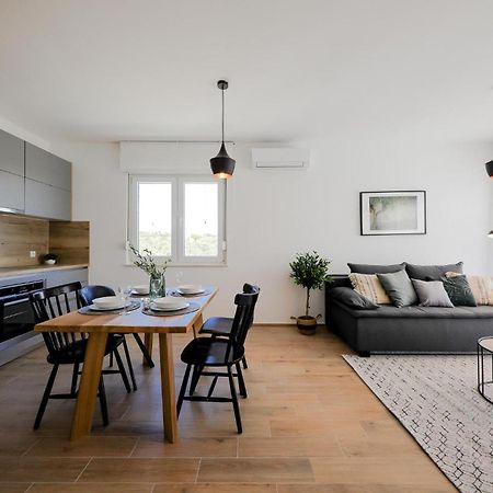 Stunning Home In Vrsi With Kitchen Exteriör bild