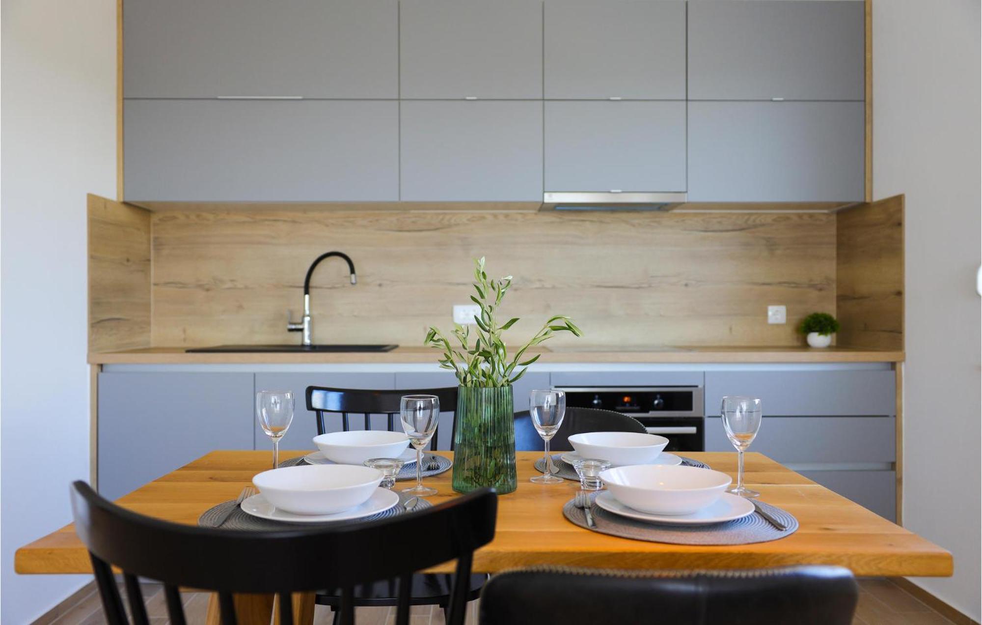 Stunning Home In Vrsi With Kitchen Exteriör bild