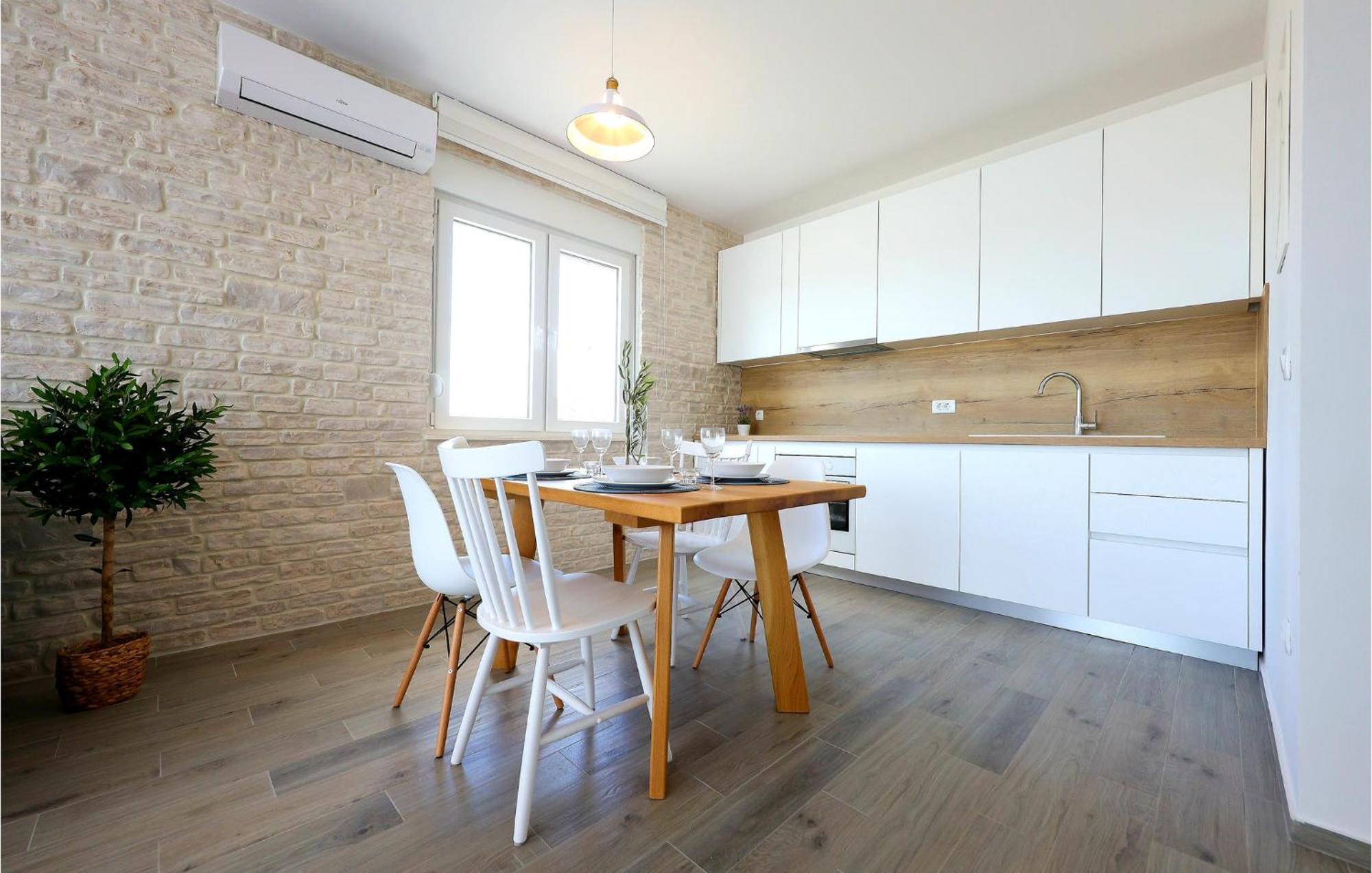 Stunning Home In Vrsi With Kitchen Exteriör bild