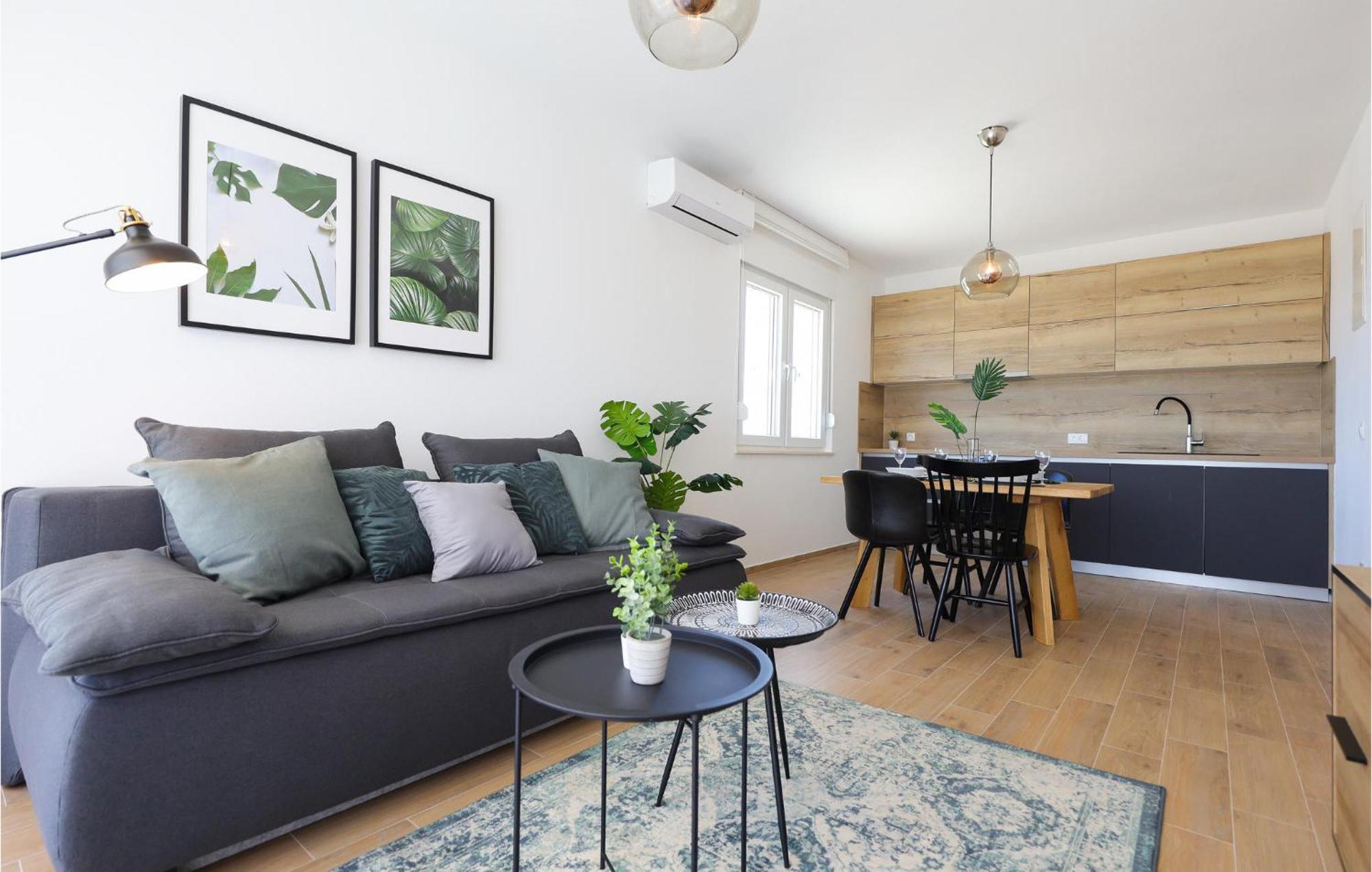 Stunning Home In Vrsi With Kitchen Exteriör bild